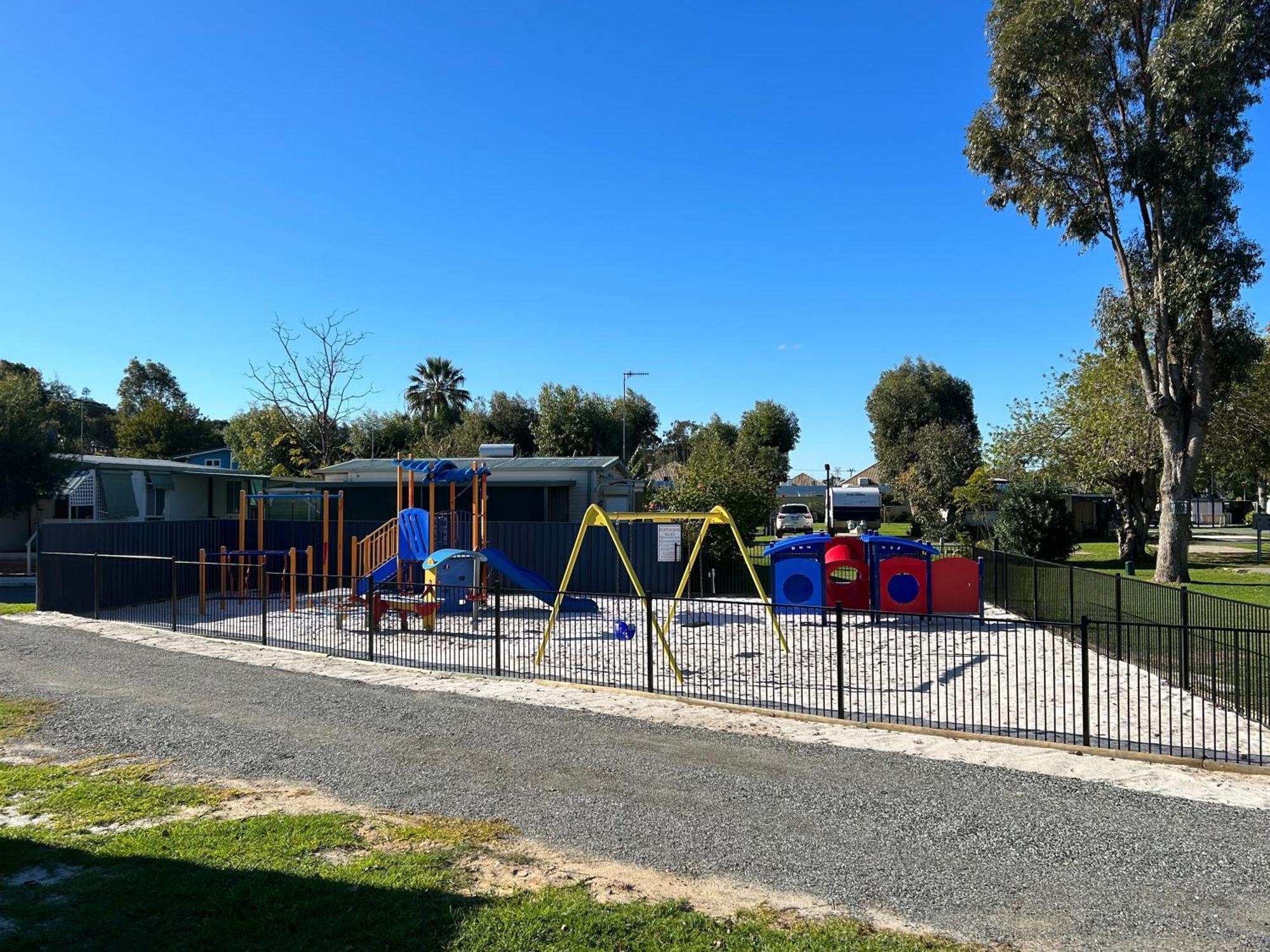 Mandurah Coastal Holiday Park Екстер'єр фото